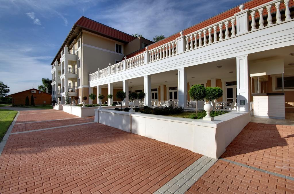 בקשצ'אבה Arcanum Hotel מראה חיצוני תמונה