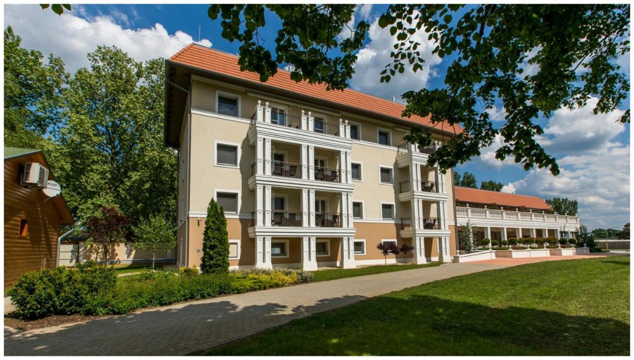 בקשצ'אבה Arcanum Hotel מראה חיצוני תמונה